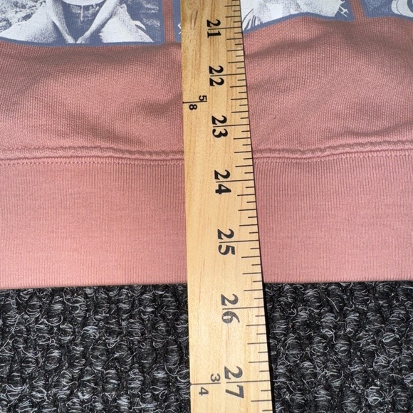 Taylor Swift 1989 Taylor’s Version Crewneck Sweatshirt Women’s Small Pink - Picture 4 of 5